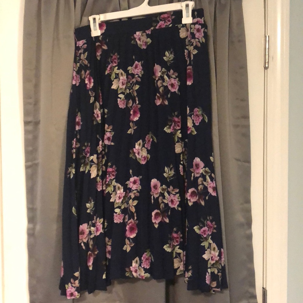 NWT midi skirt